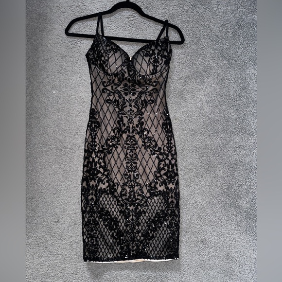 Stunning Embroidered Dress - Picture 1 of 1